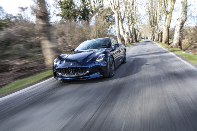 Maserati Gran Turismo Folgore Blue Nobile